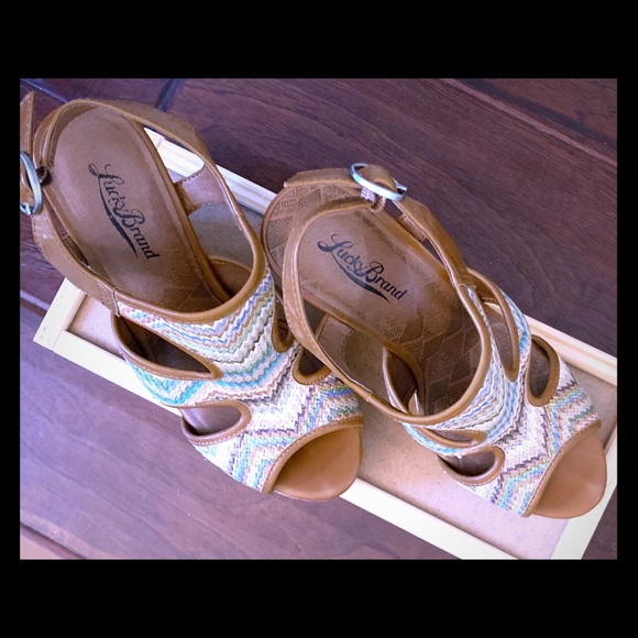 Lucky Brand Wedges - Picture 3 of 6